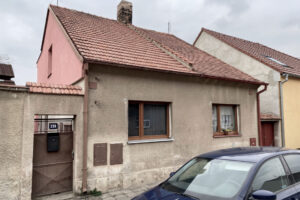Husova, Libochovice